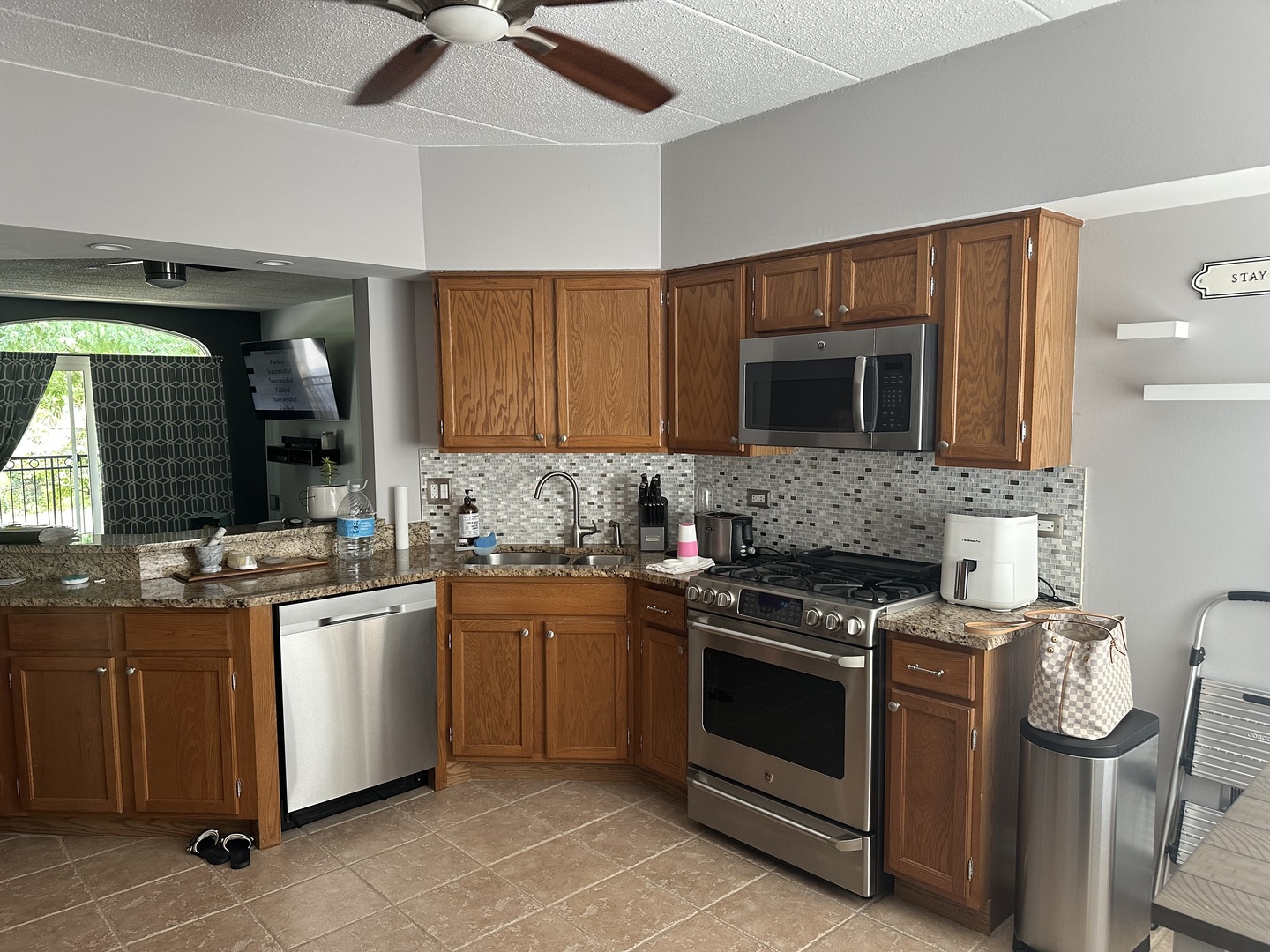 9410 S 77th Court 2e Property Photo 10