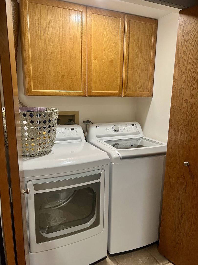 9410 S 77th Court 2e Property Photo 14