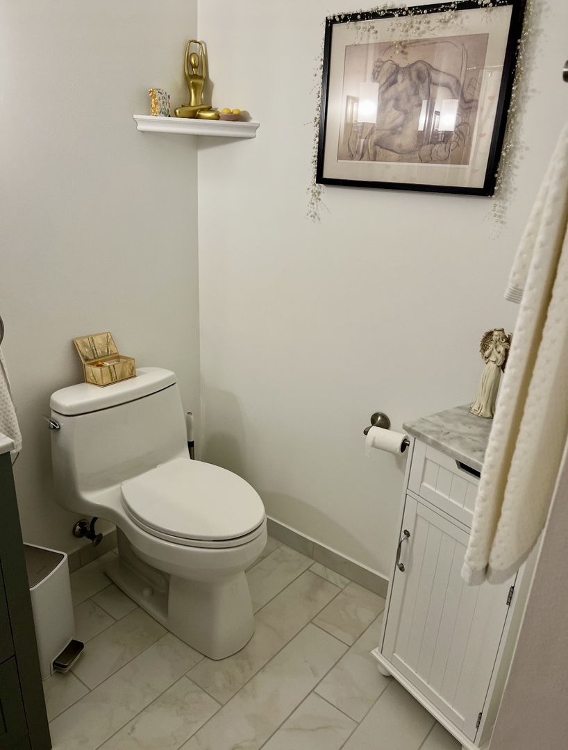 9410 S 77th Court 2e Property Photo 19