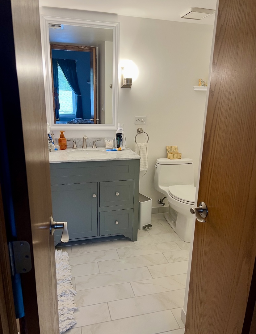 9410 S 77th Court 2e Property Photo 20