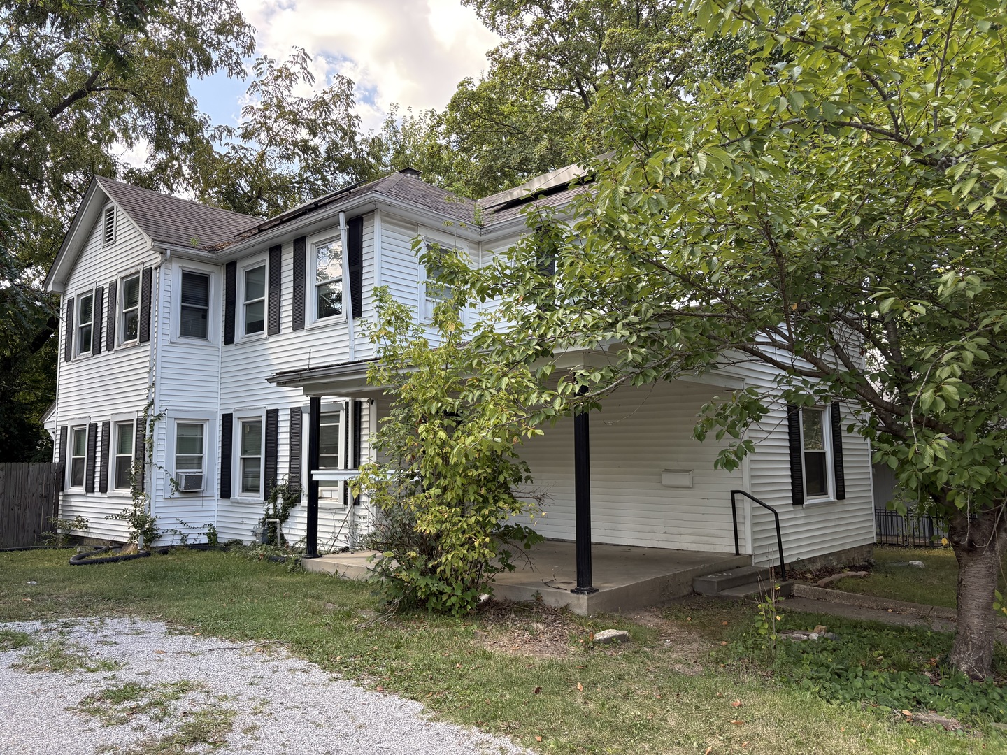 417 N Johnson Avenue Property Photo 3
