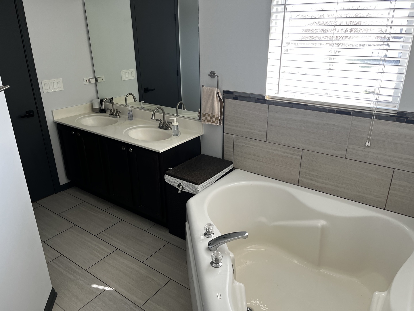 1918 Windstone Drive Property Photo 28