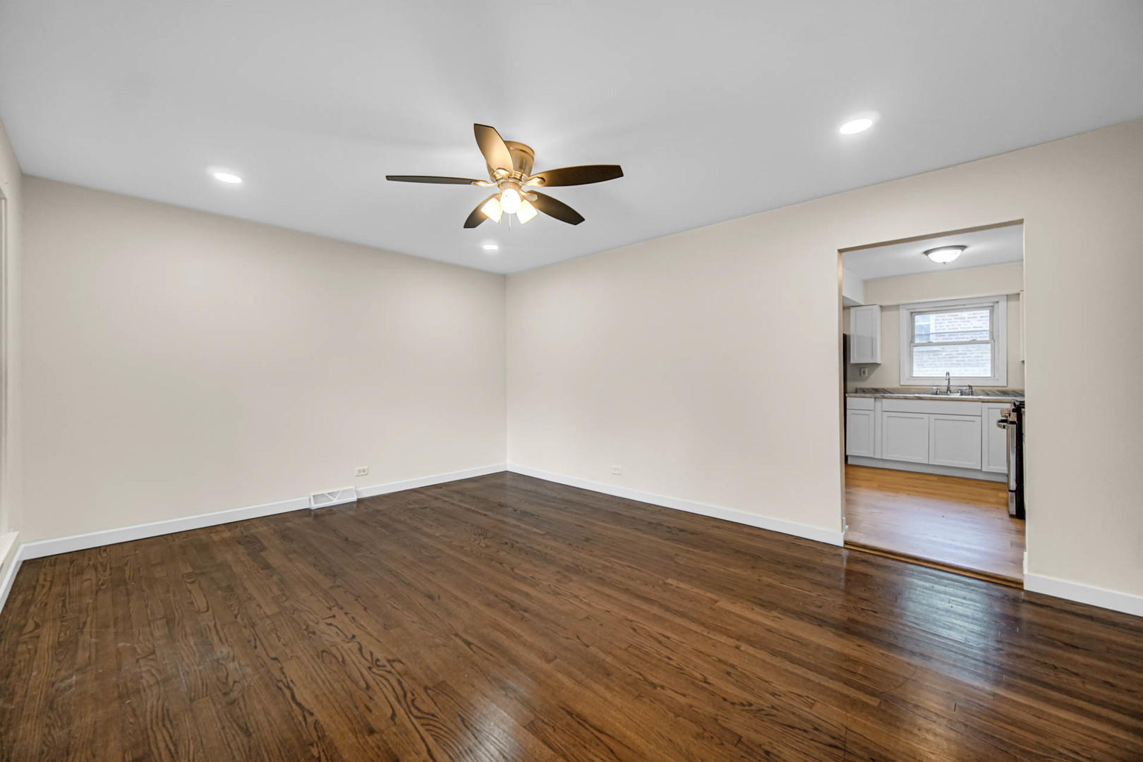 16801 Head Avenue Property Photo 7