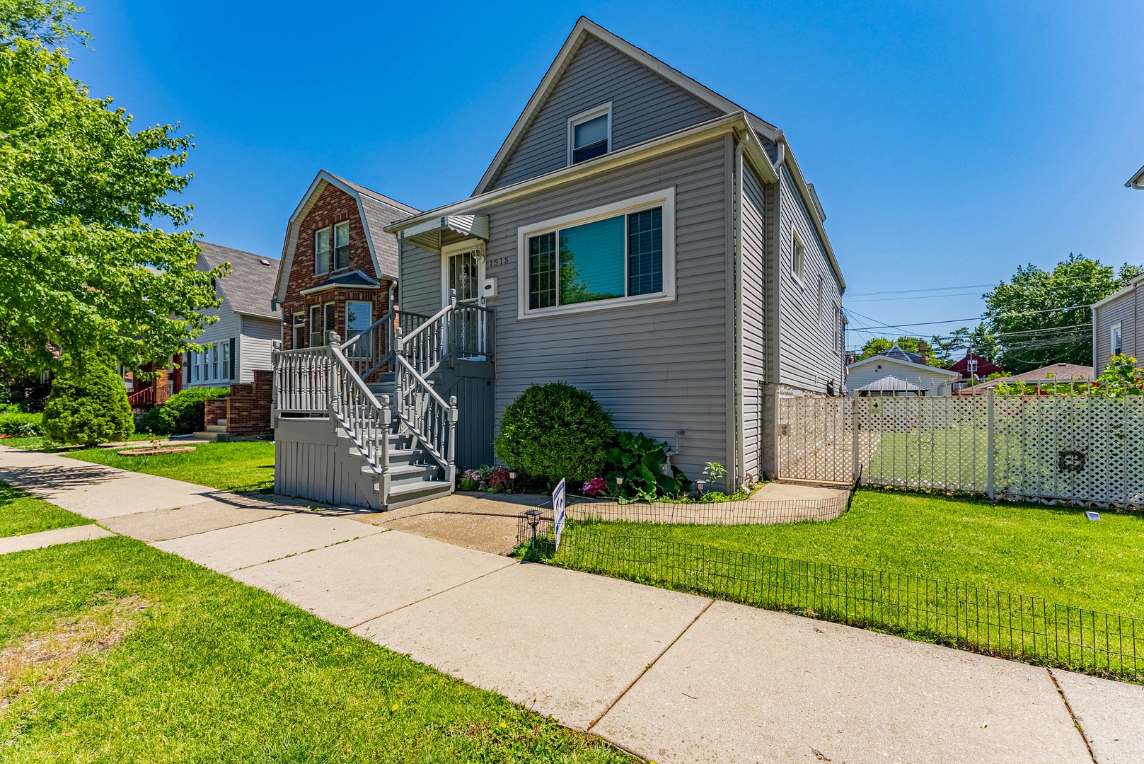1513 Clarence Avenue Property Photo 3