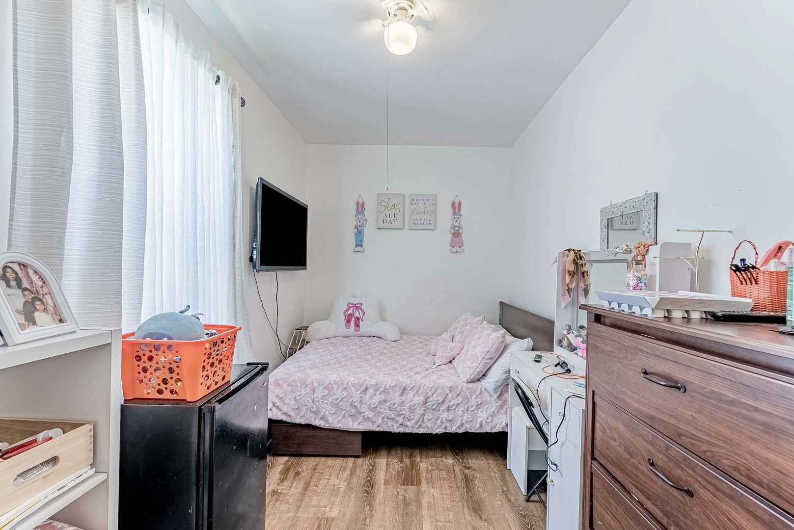 1513 Clarence Avenue Property Photo 11