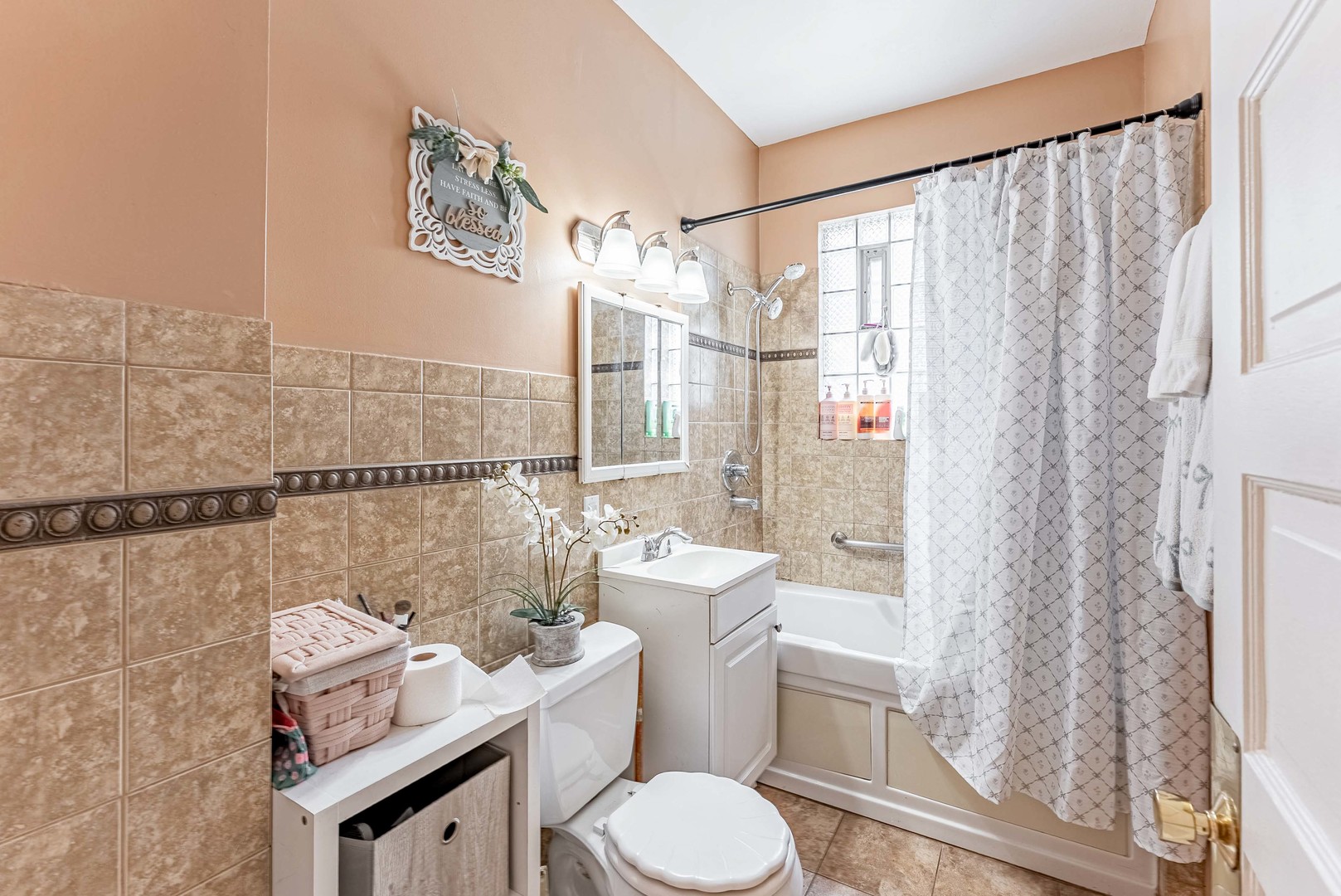 1513 Clarence Avenue Property Photo 13