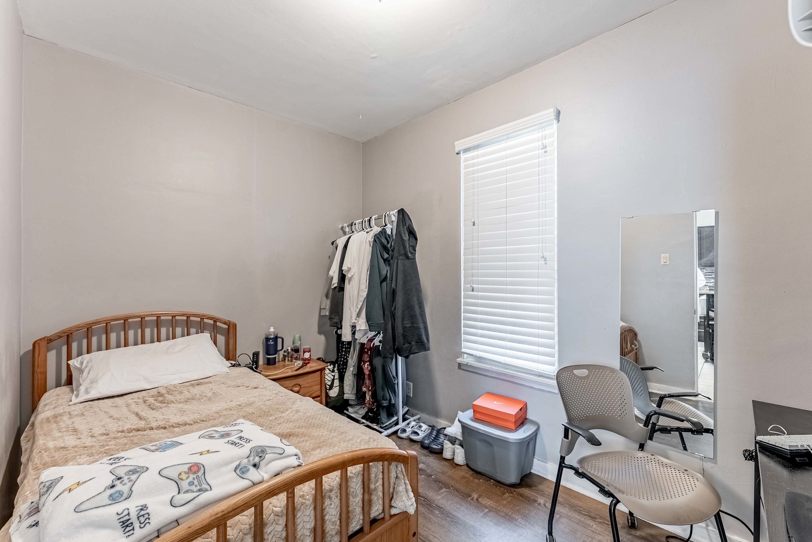 1513 Clarence Avenue Property Photo 14
