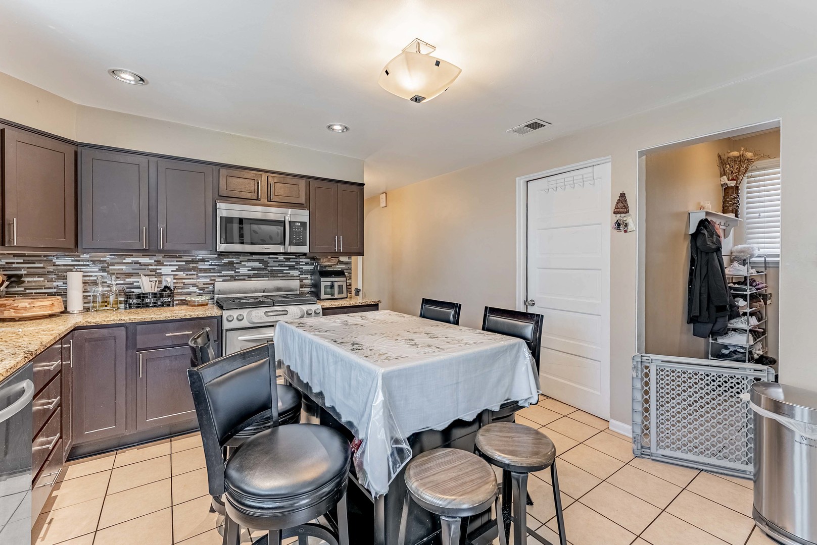 1513 Clarence Avenue Property Photo 17