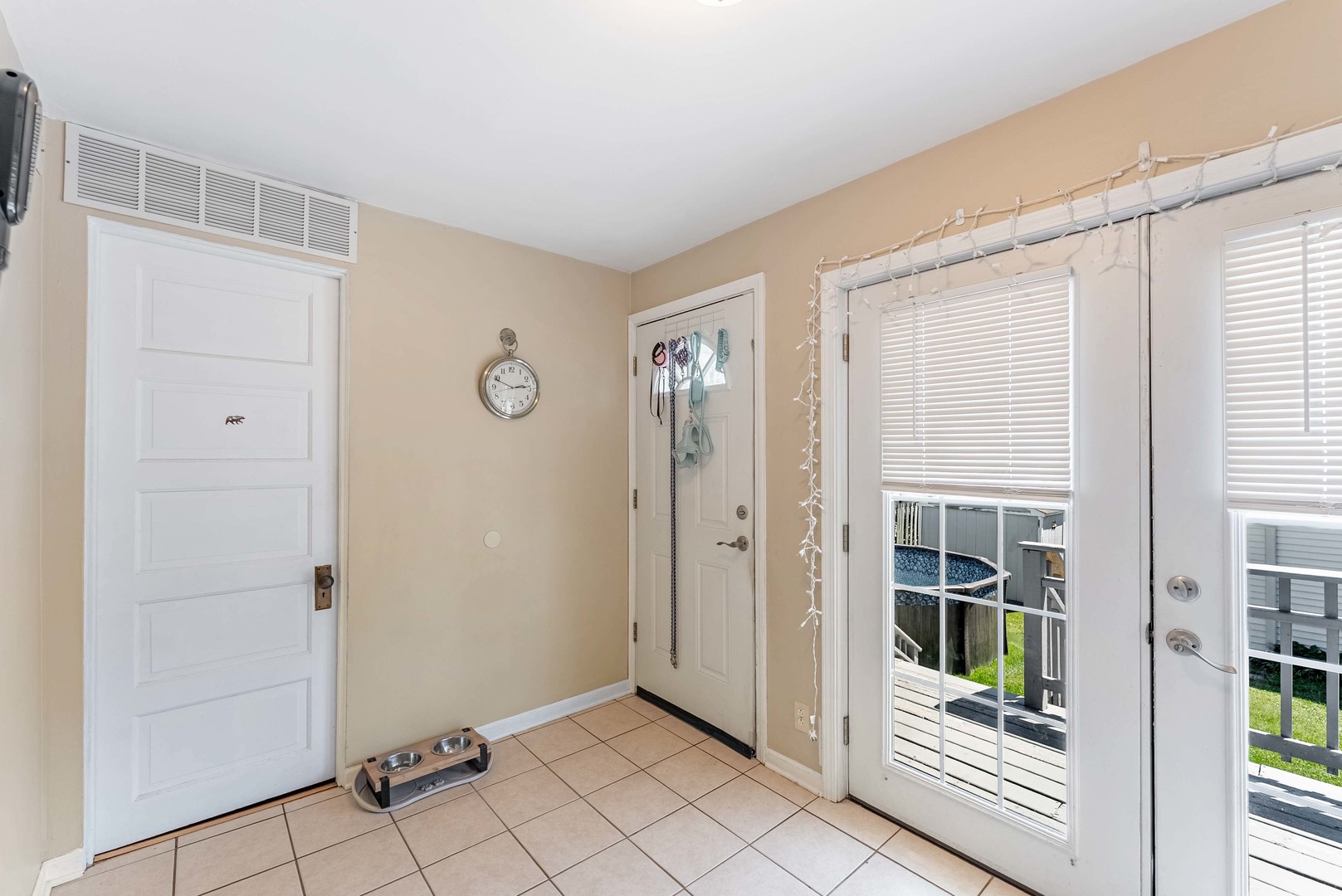 1513 Clarence Avenue Property Photo 19