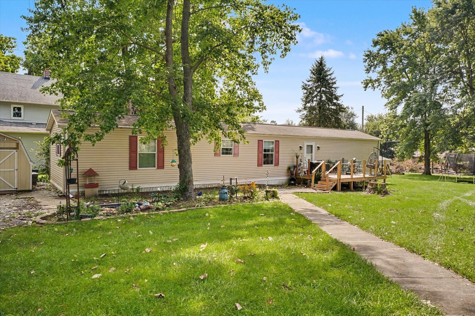 105 W High Street Property Photo 2