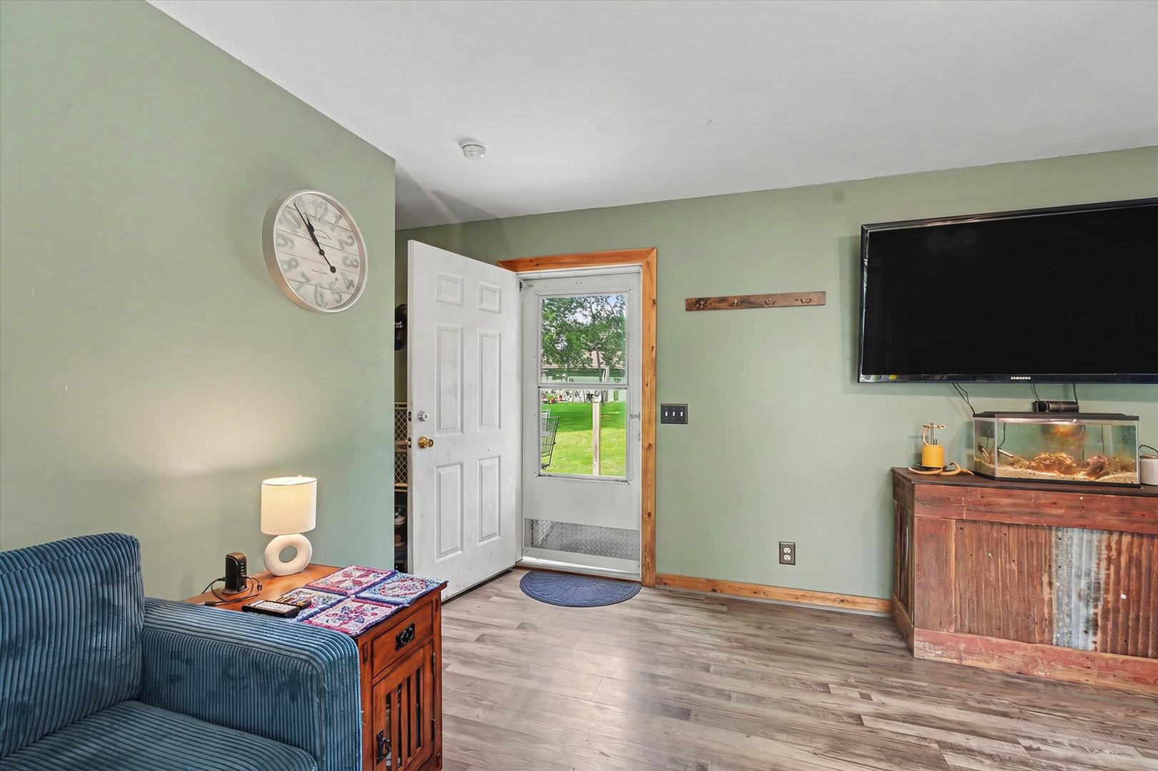 105 W High Street Property Photo 5
