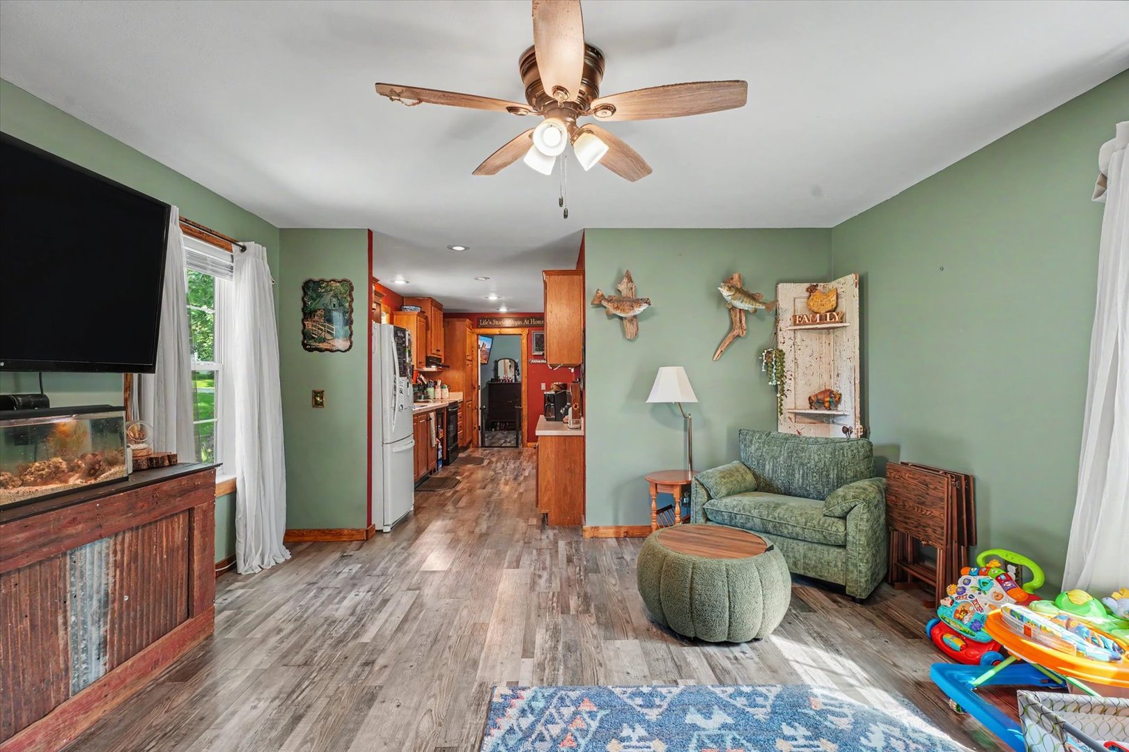 105 W High Street Property Photo 7
