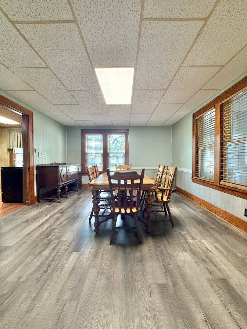 114 E Lake Street Property Photo 8