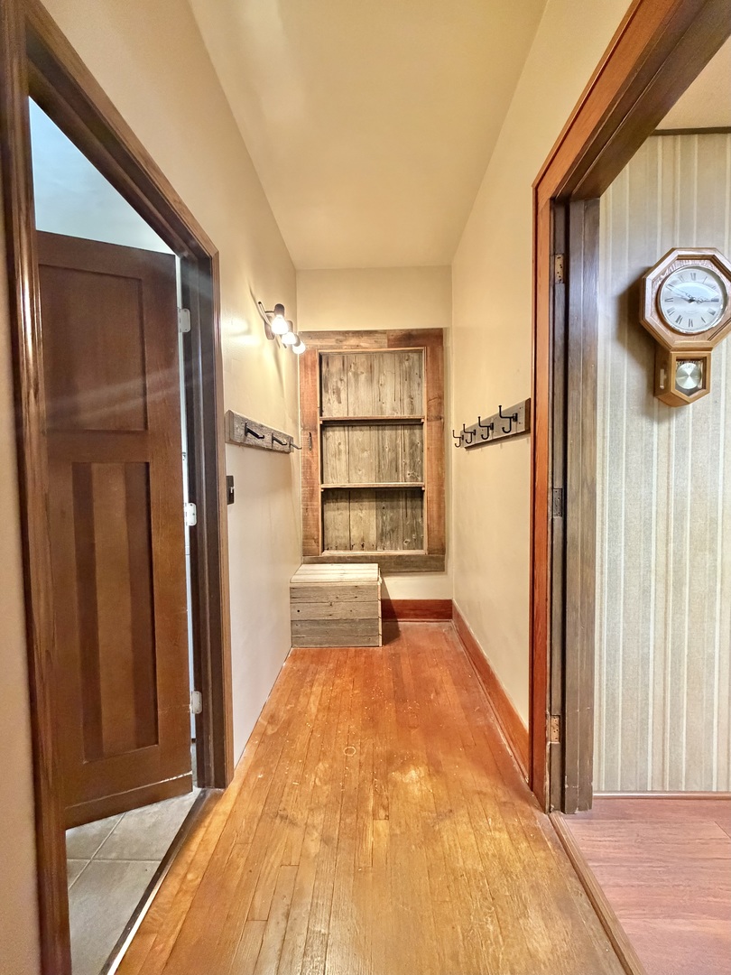 114 E Lake Street Property Photo 13