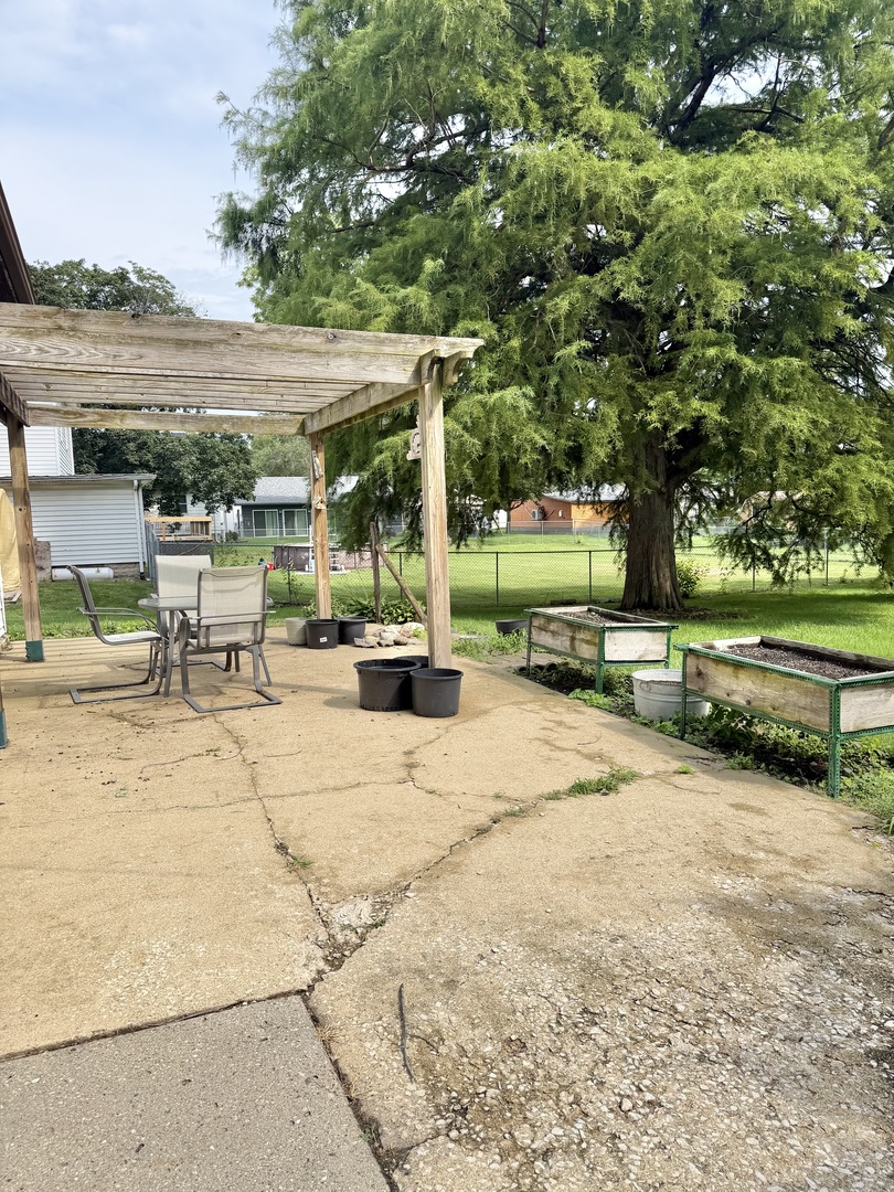 114 E Lake Street Property Photo 31