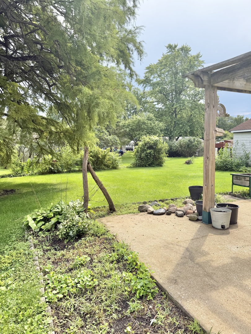 114 E Lake Street Property Photo 34