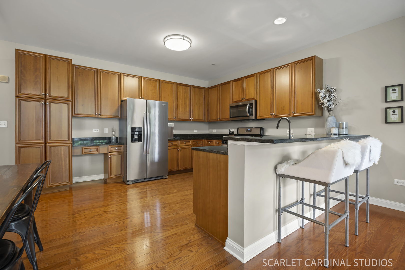 140 S River Street 204 Property Photo 7