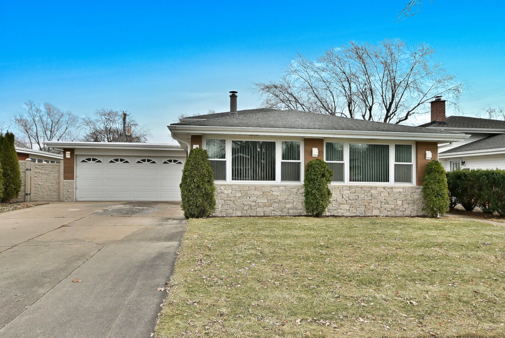 575 Bedford Lane Property Photo 1