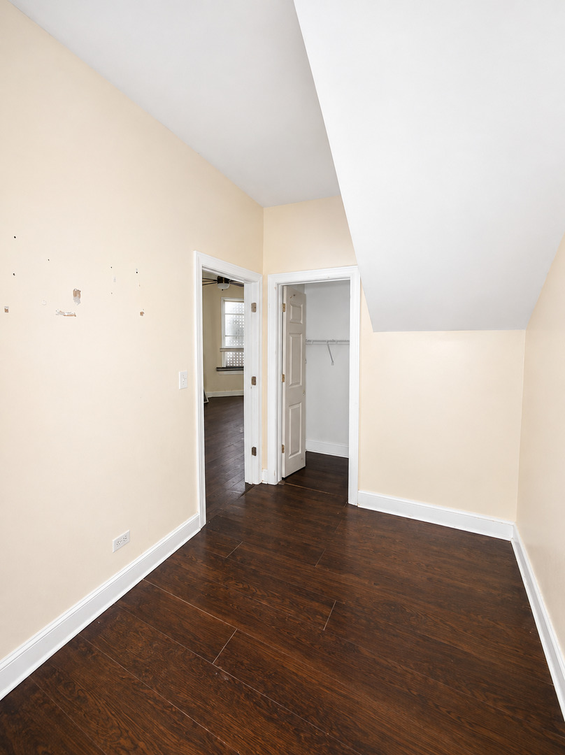 6018 S Eberhart Avenue Property Photo 7