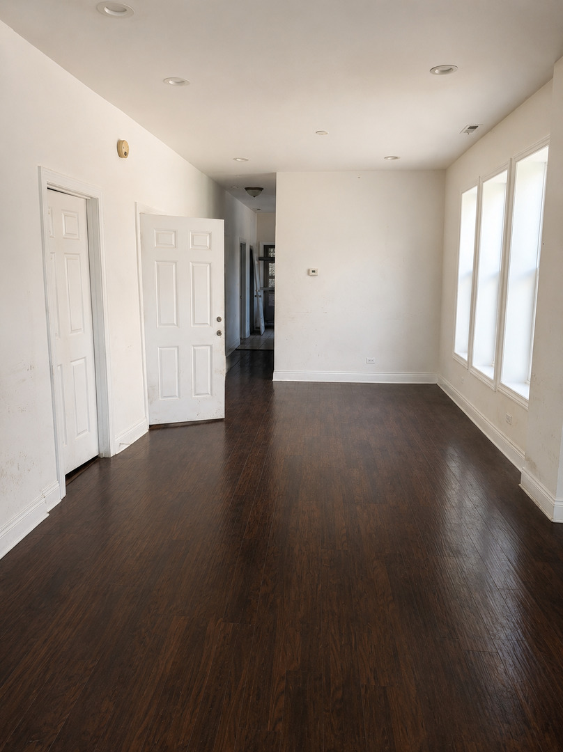 6018 S Eberhart Avenue Property Photo 9