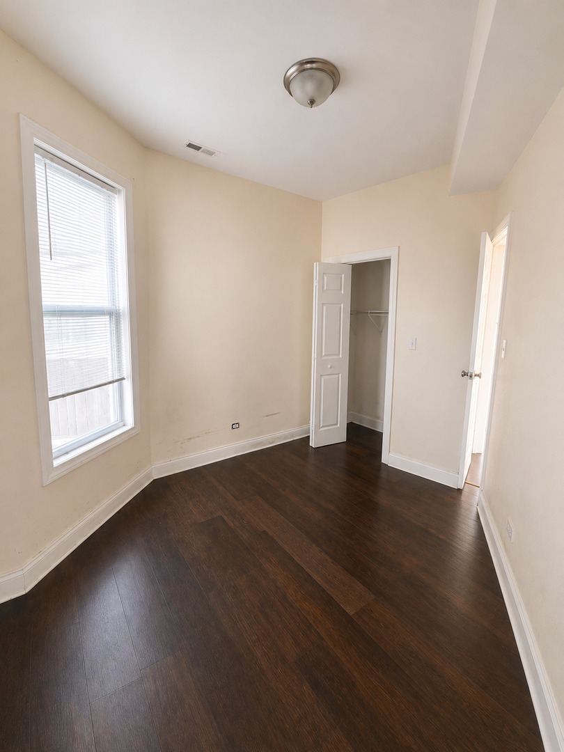 6018 S Eberhart Avenue Property Photo 10
