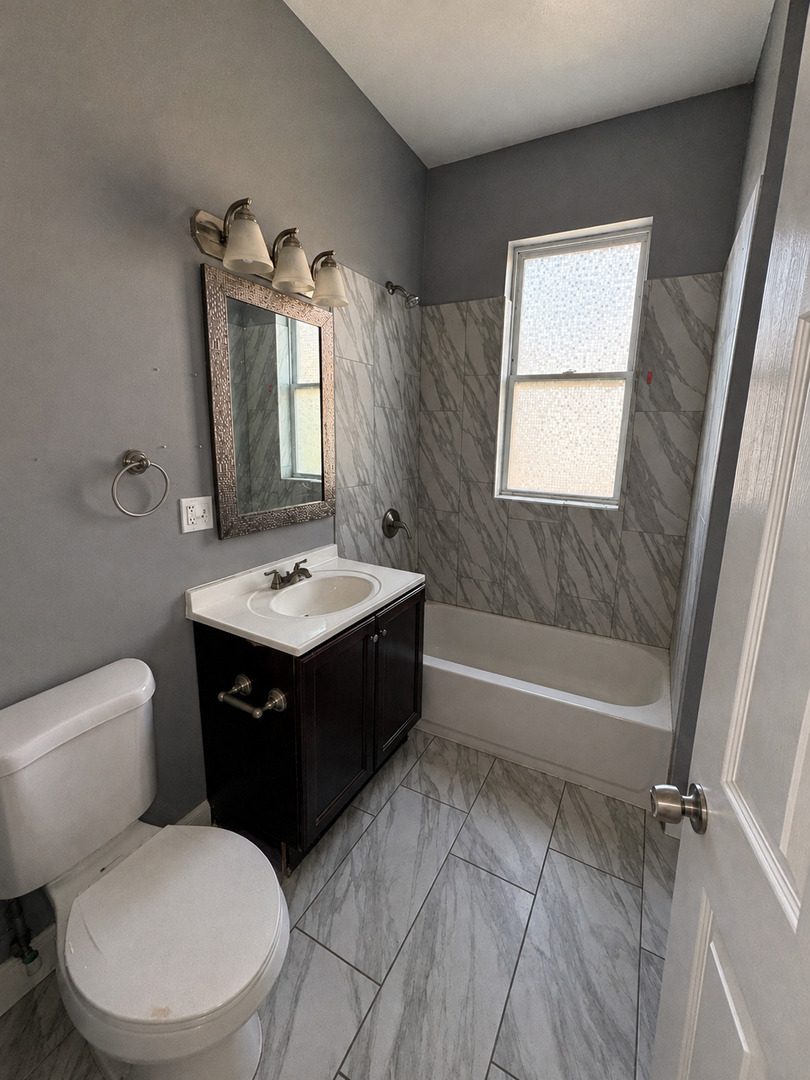 6018 S Eberhart Avenue Property Photo 15
