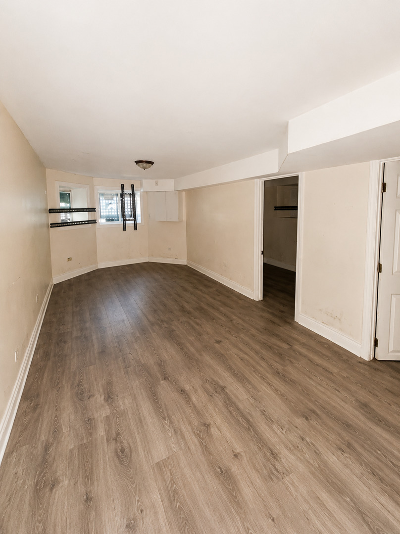 6018 S Eberhart Avenue Property Photo 23