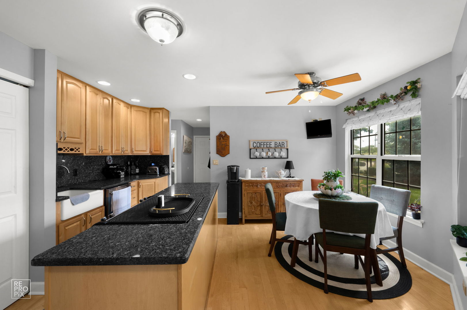 13832 S Magnolia Drive Property Photo 4
