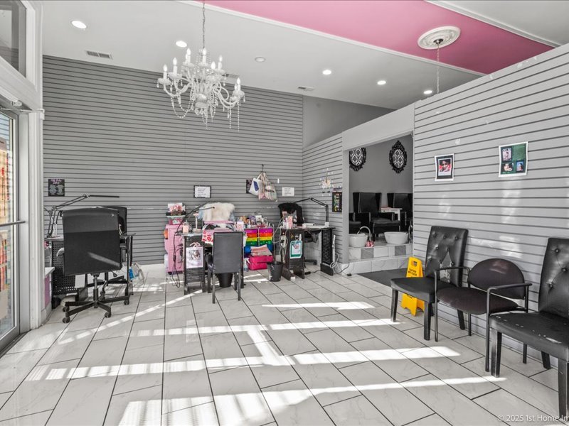 8206 S Stony Island Avenue Property Photo 4