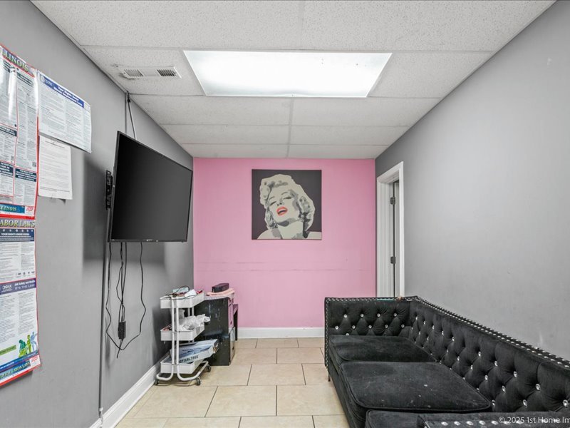 8206 S Stony Island Avenue Property Photo 5