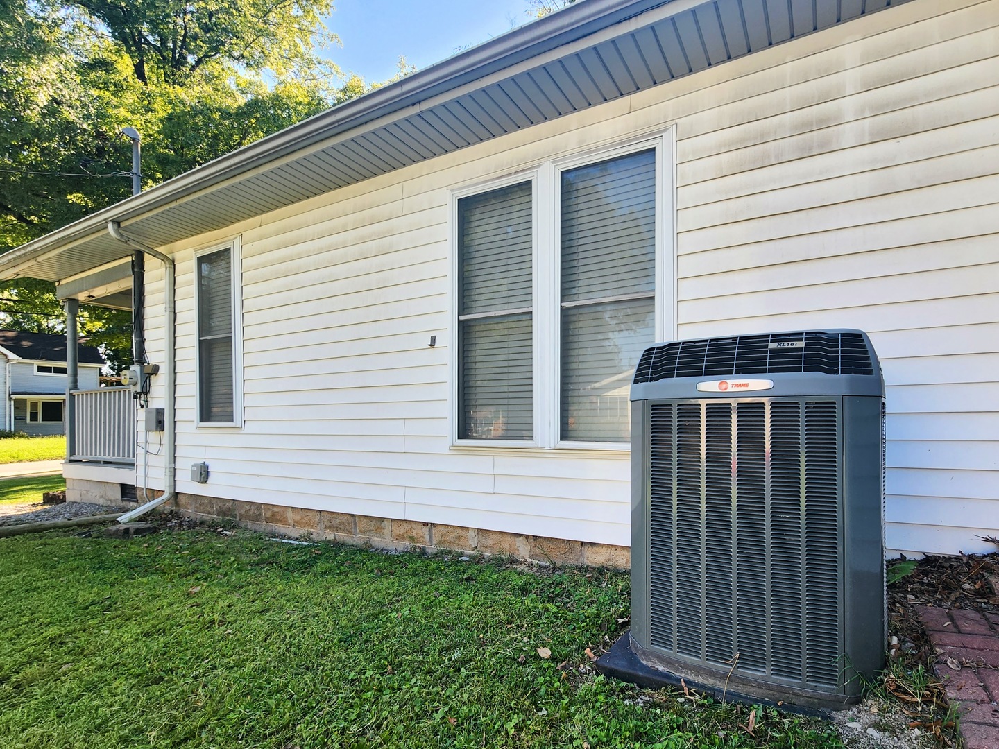 208 E Oak Street Property Photo 18