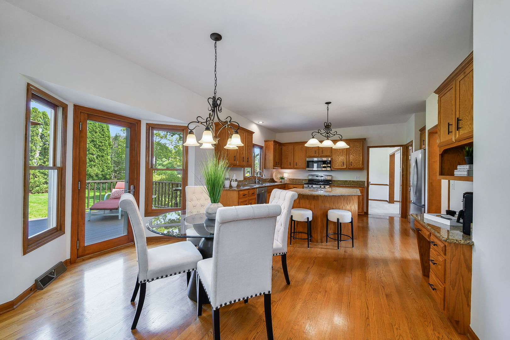 417 Saratoga Drive Property Photo 8