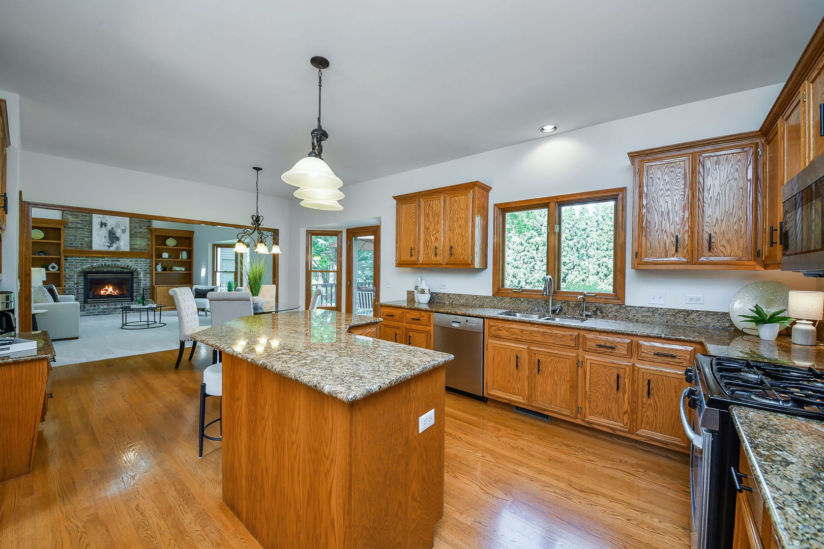 417 Saratoga Drive Property Photo 10