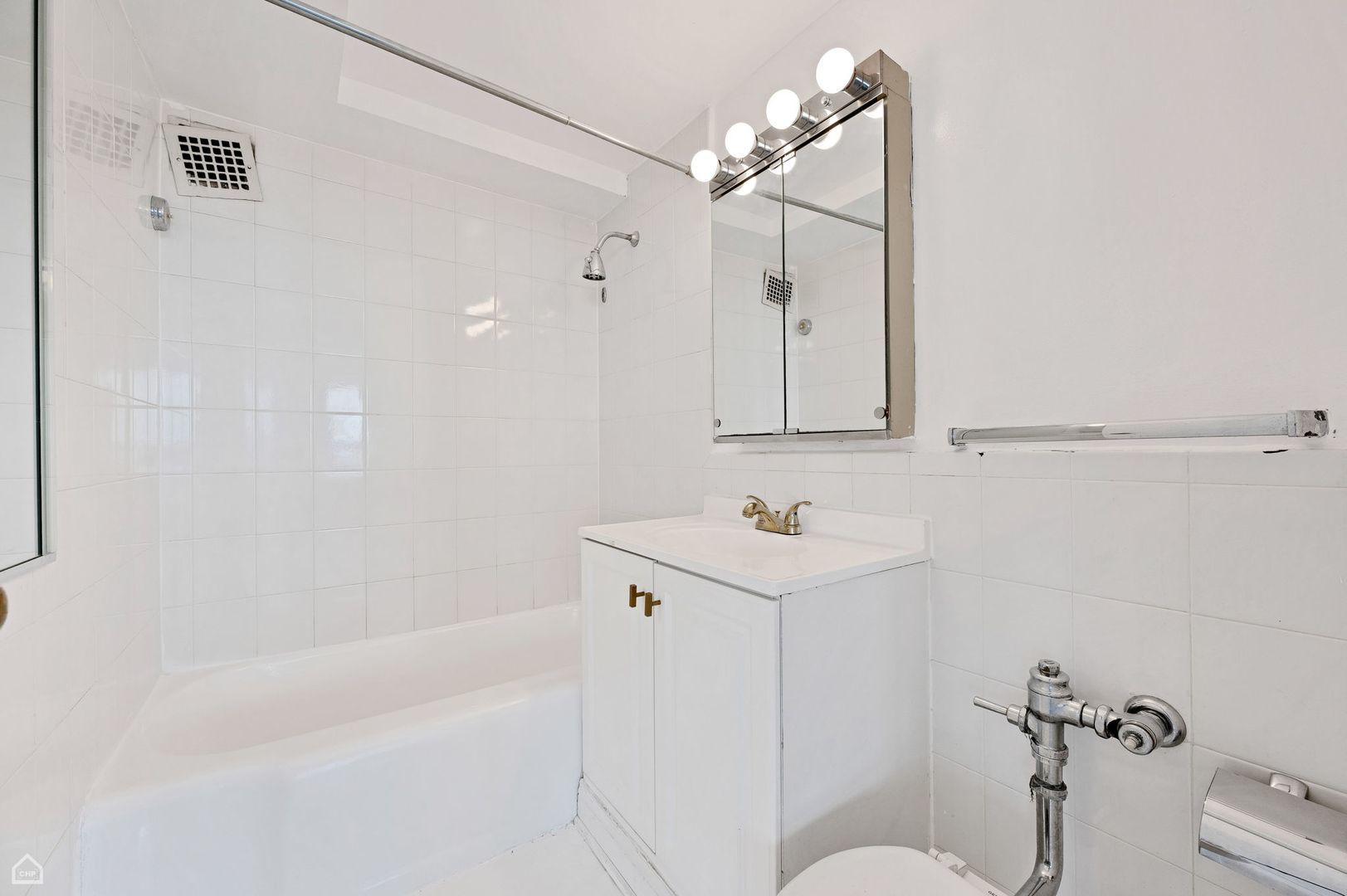4180 N Marine Drive 1505 Property Photo 9