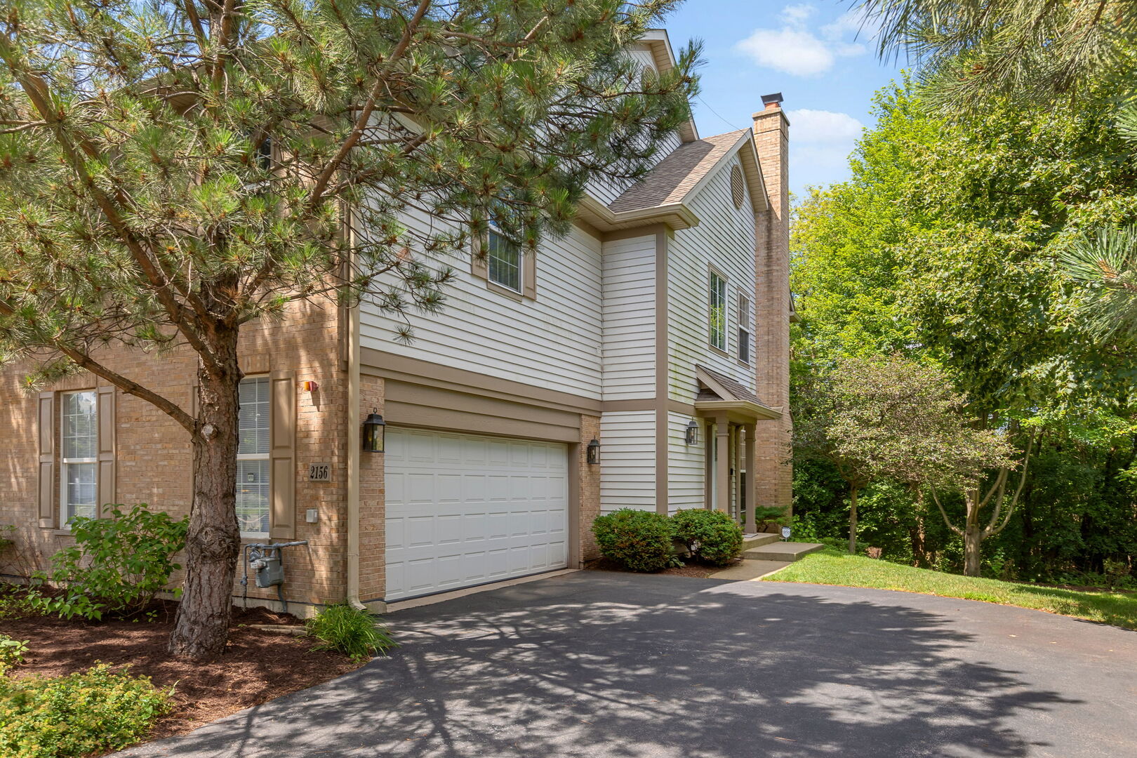 2156 Yale Circle Property Photo 1