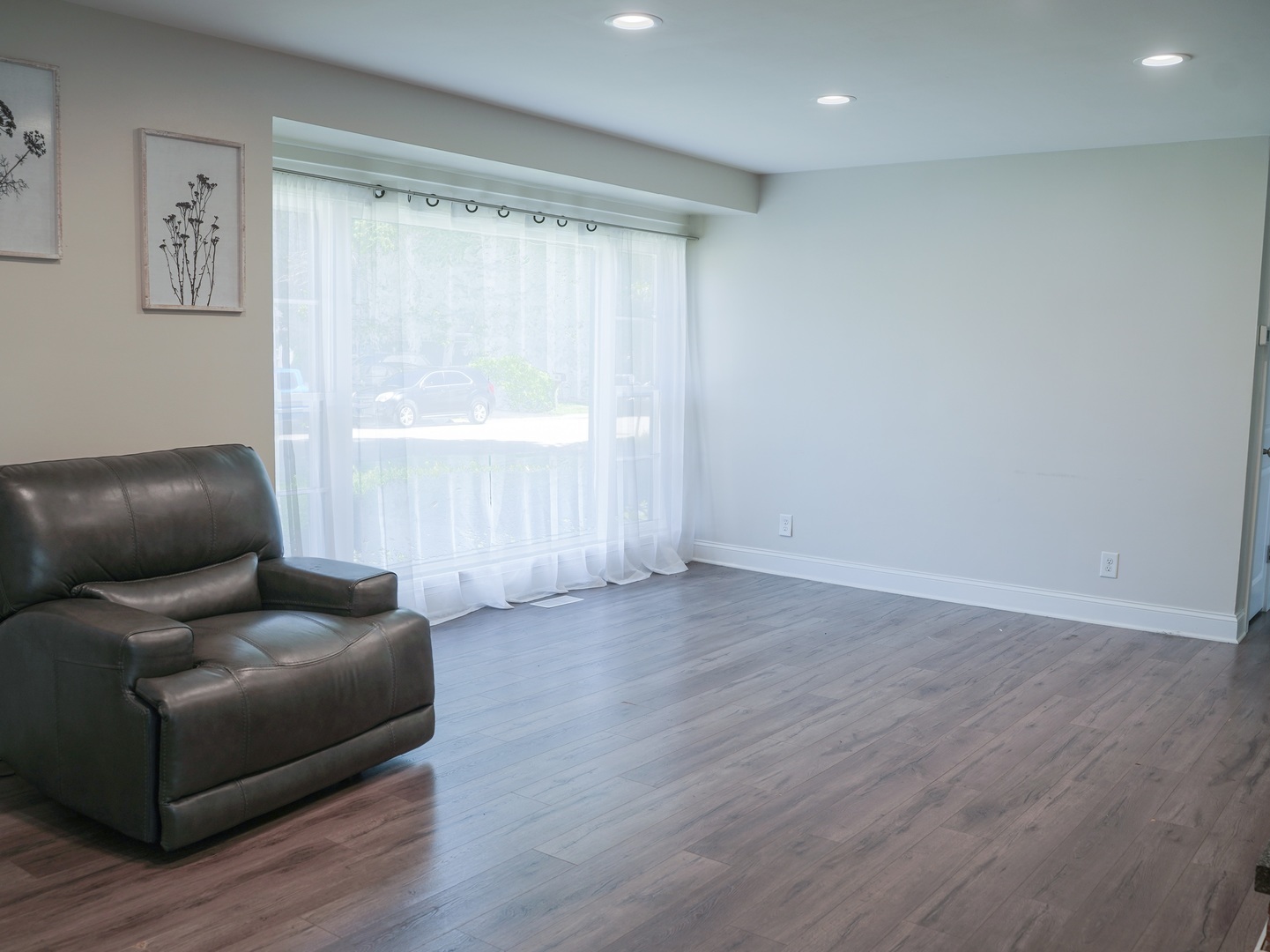 2301 Sweetbriar Street Property Photo 4