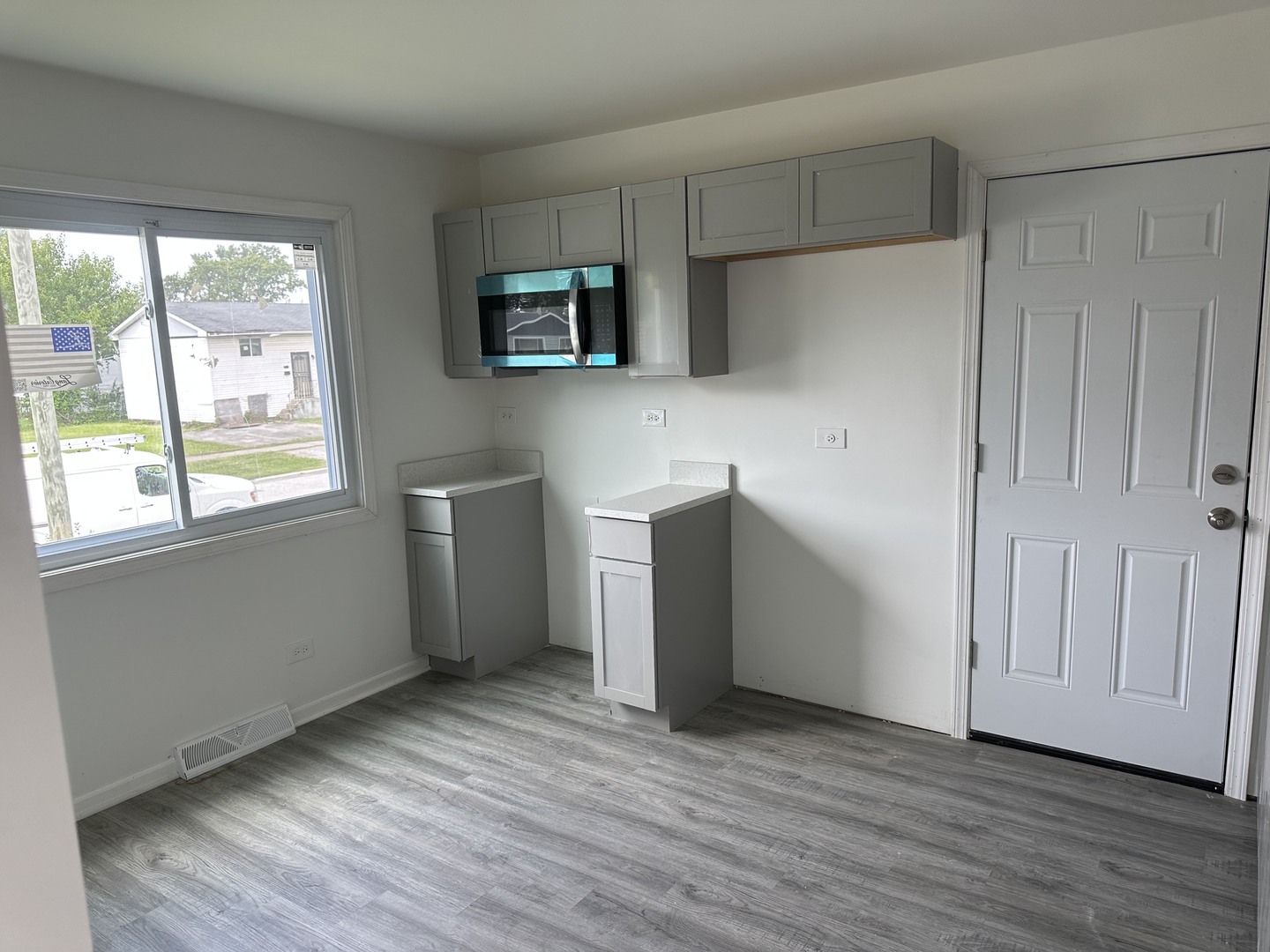 16317 Laflin Avenue Property Photo 7