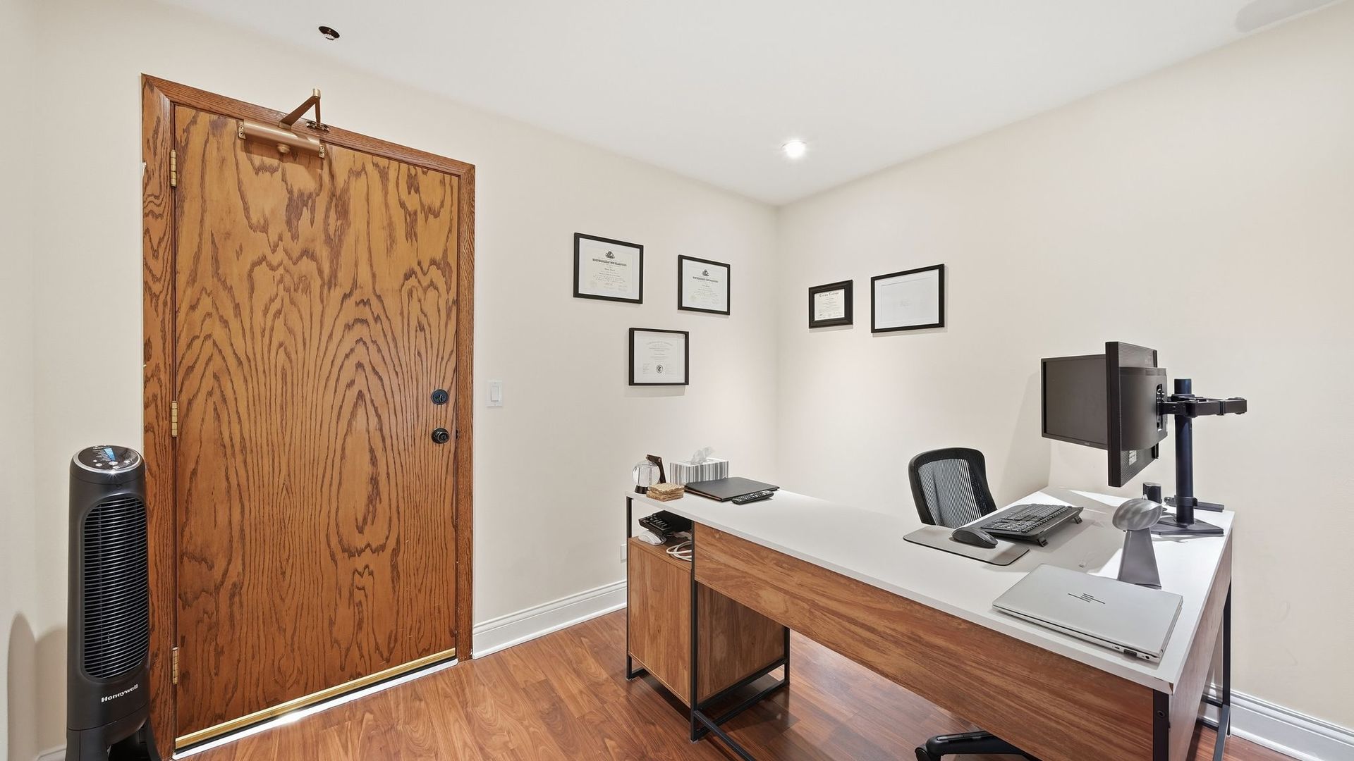 121 S Spruce Avenue 207 Property Photo 8