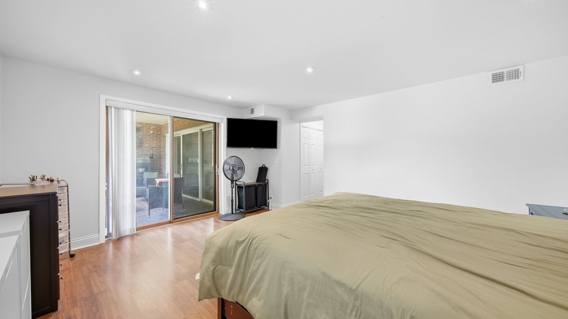 121 S Spruce Avenue 207 Property Photo 13