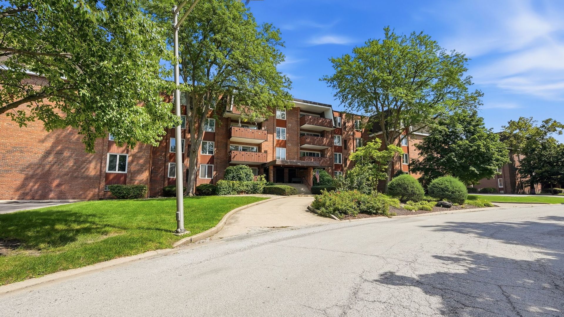 121 S Spruce Avenue 207 Property Photo 29