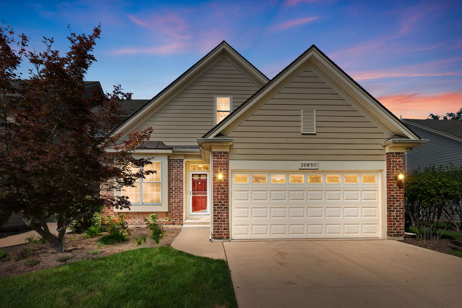 29w511 Cerny Circle Property Photo 1