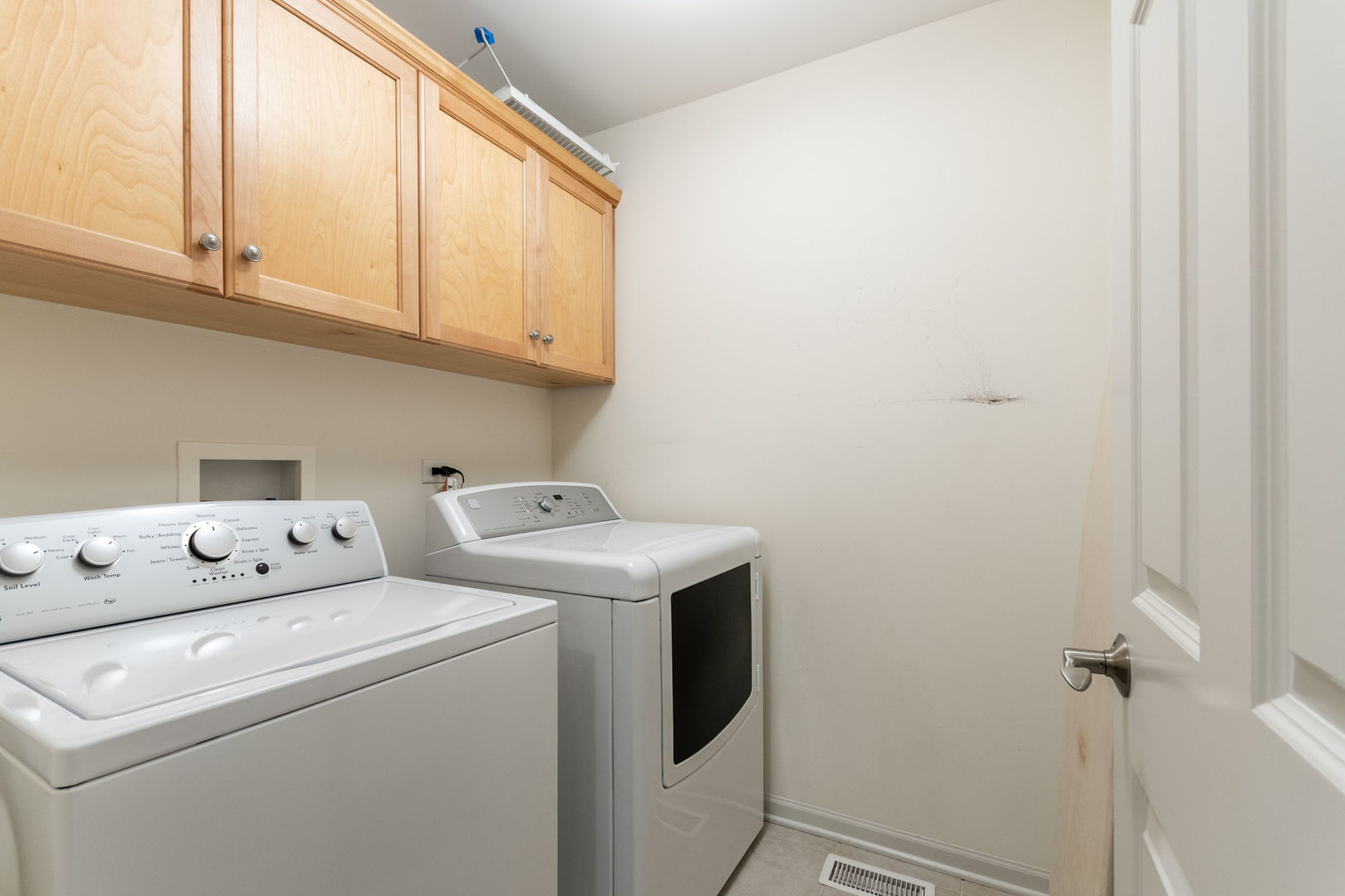 29w511 Cerny Circle Property Photo 13