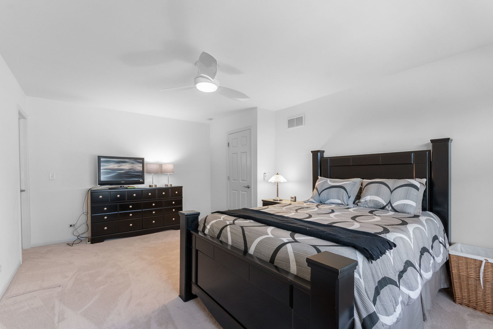 29w511 Cerny Circle Property Photo 16