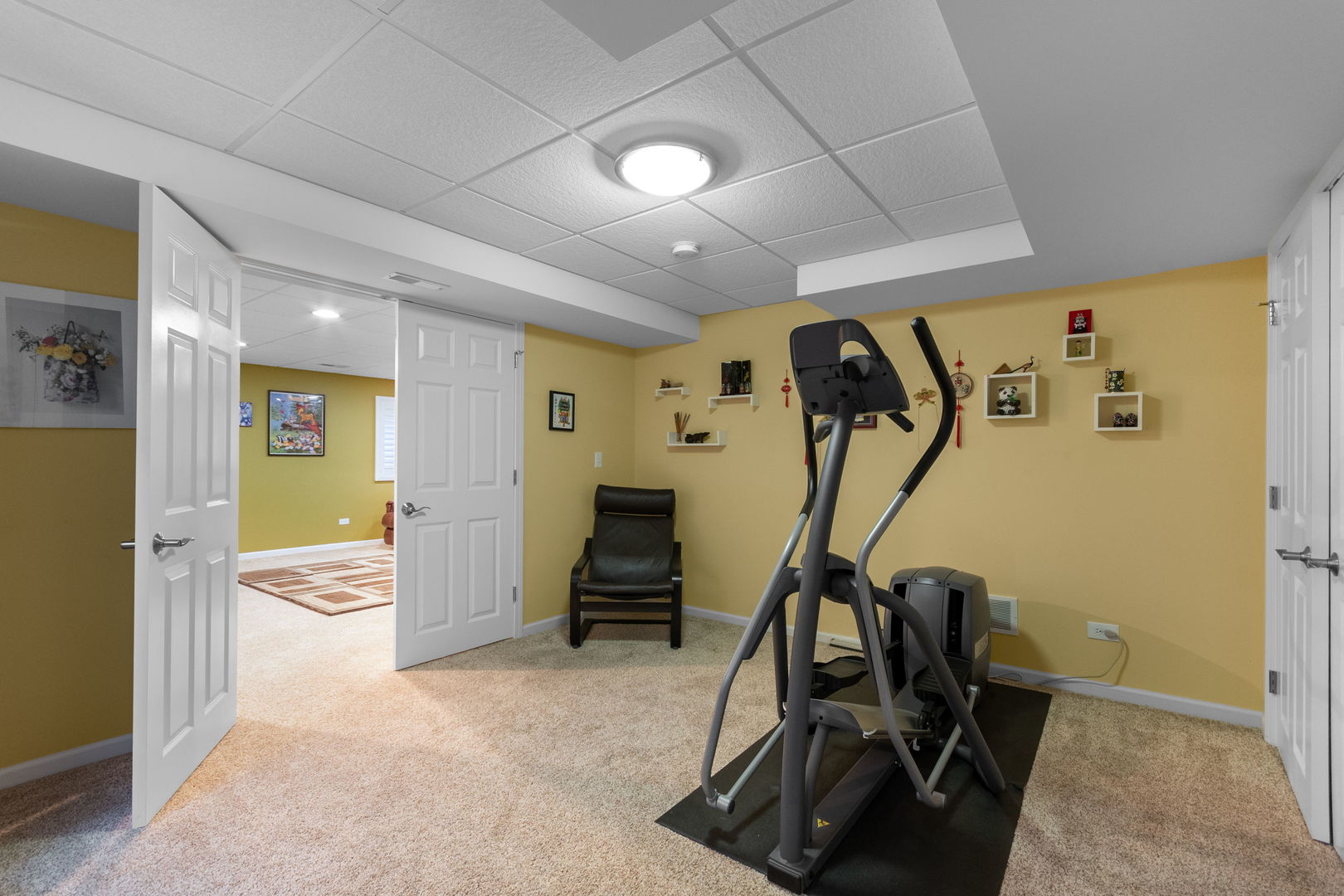29w511 Cerny Circle Property Photo 22