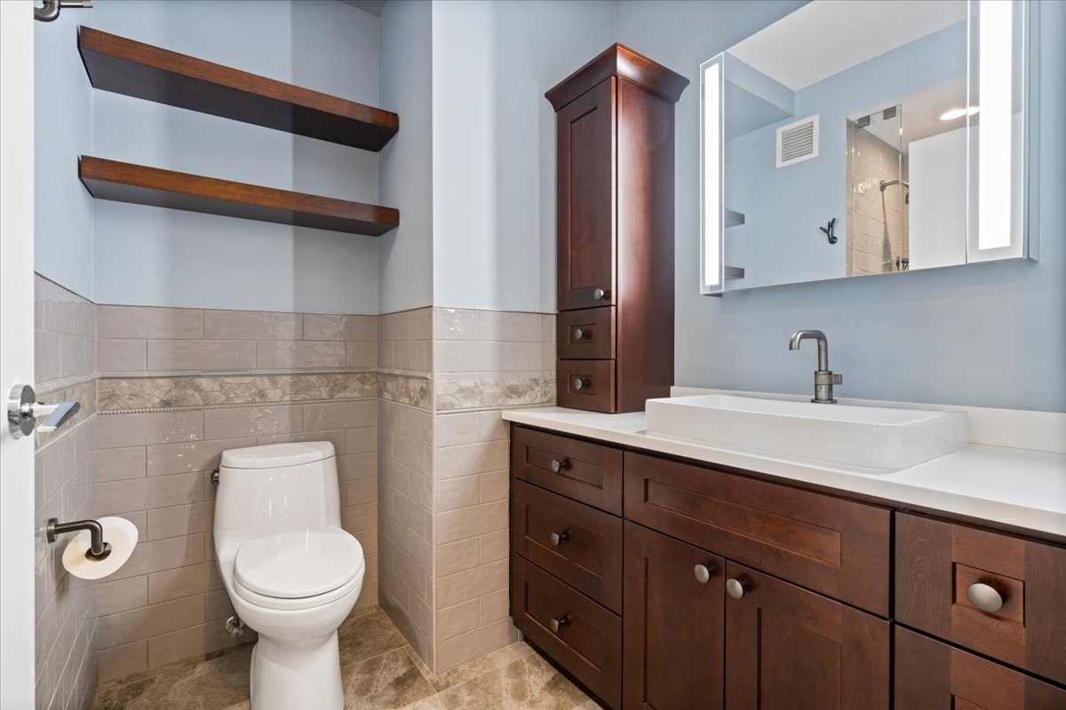 501 N Clinton Street 1304 Property Photo 20
