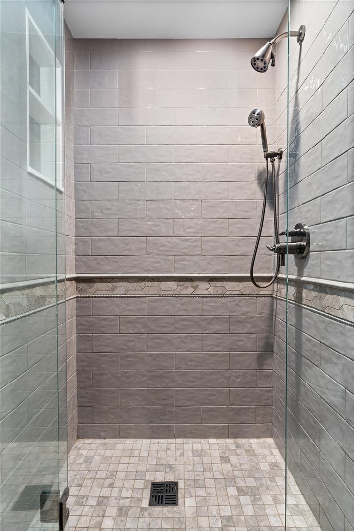 501 N Clinton Street 1304 Property Photo 21