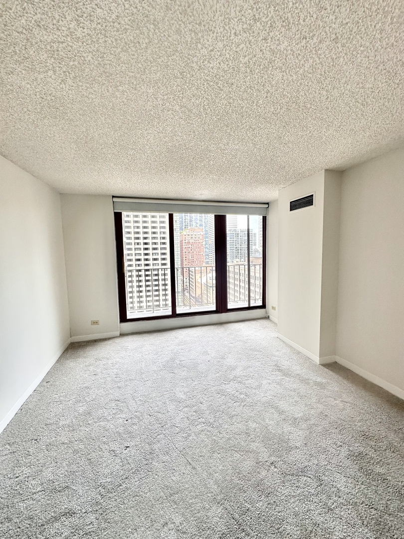 200 N Dearborn Street 2005 Property Photo 6