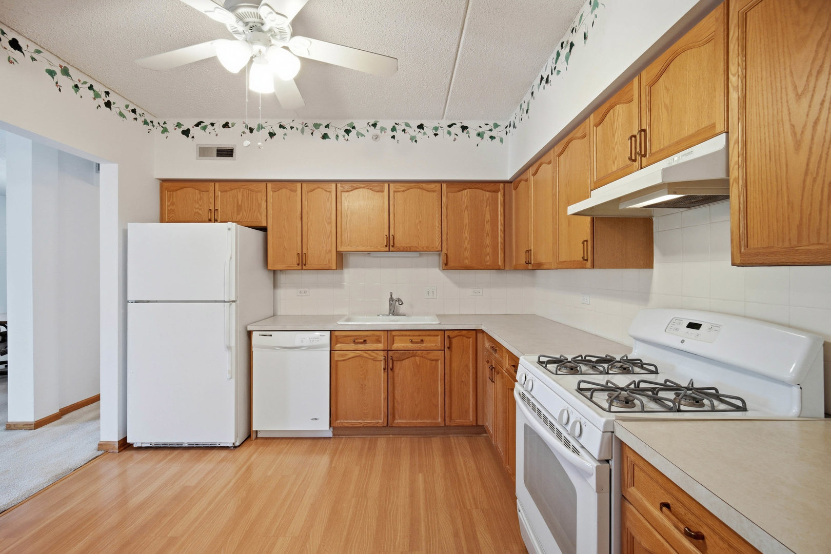 55 S Hale Street 207 Property Photo 4