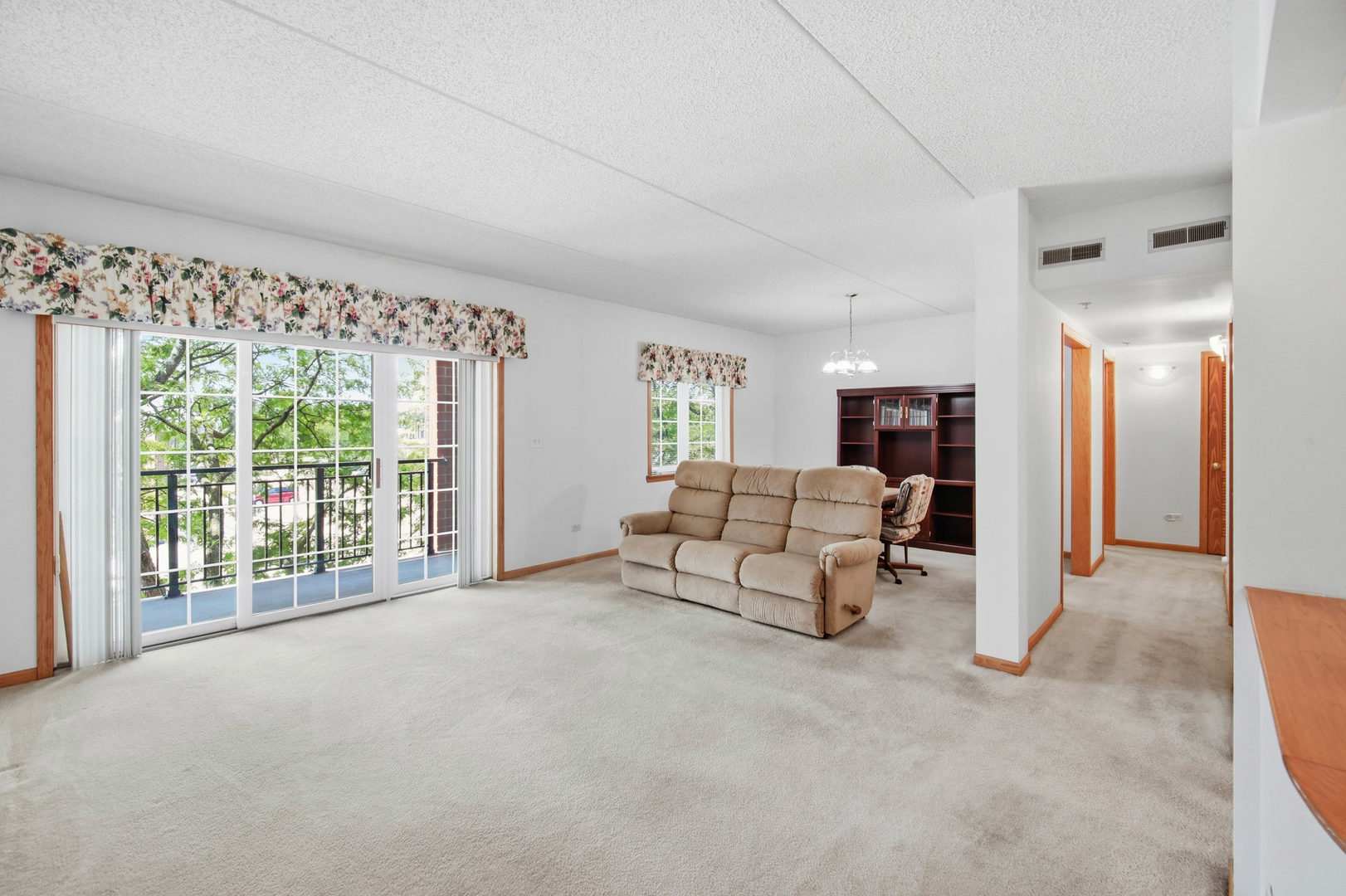 55 S Hale Street 207 Property Photo 6