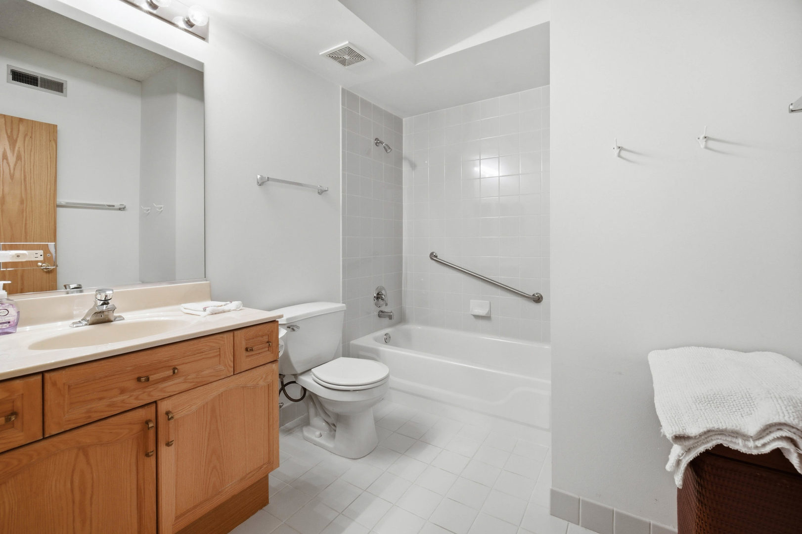 55 S Hale Street 207 Property Photo 15